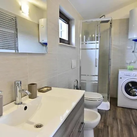 Neue In Valica Mit Terrasse Umago