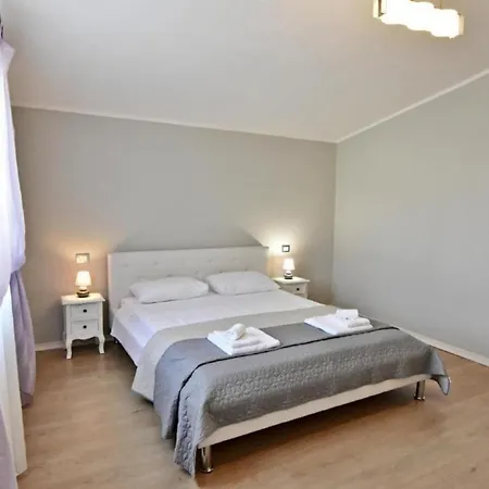 Neue In Valica Mit Terrasse Umag