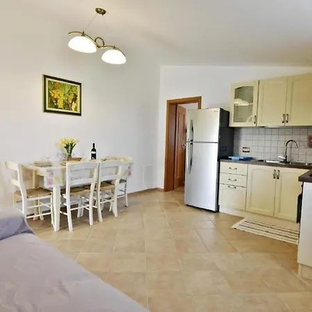 Neue In Valica Mit Terrasse * Umag