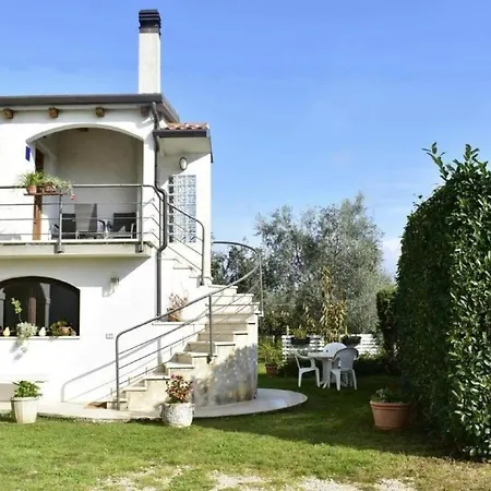 Neue In Valica Mit Terrasse אומאג