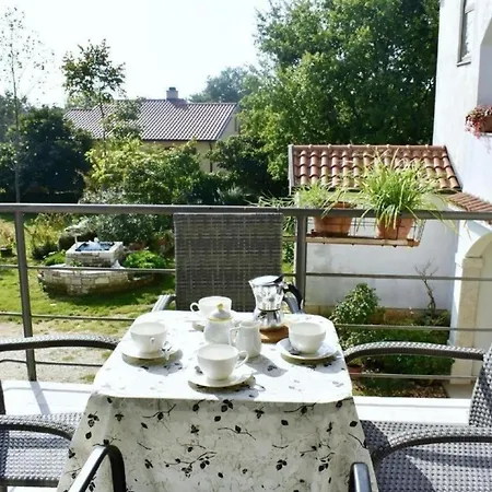 Apartman Neue In Valica Mit Terrasse *