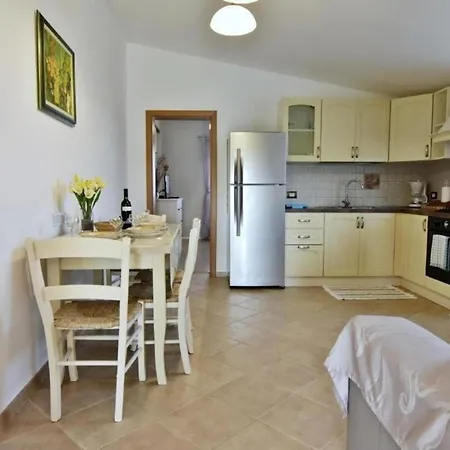Neue In Valica Mit Terrasse דירה
