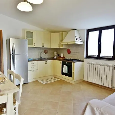 Neue In Valica Mit Terrasse דירה *